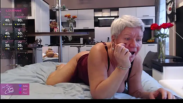 Snapshot of roxana_brooks chatting on November 1, 8:49 am roxana brooks online show from November 1, 8:49 am