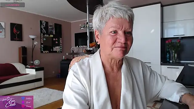 roxana brooks online show from July 30, 7:07 am