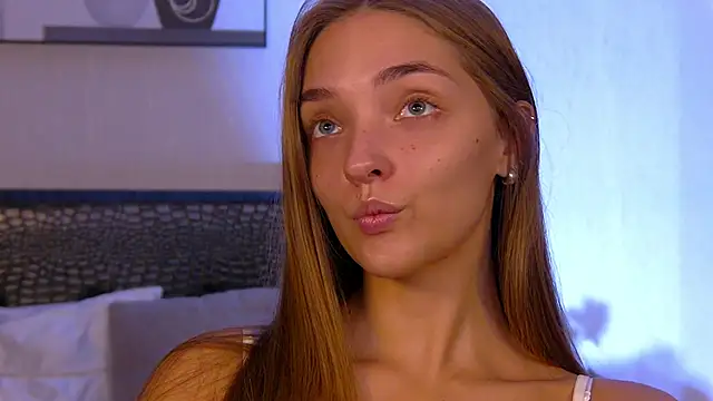 VirginieCruz online show from September 22, 7:38 pm