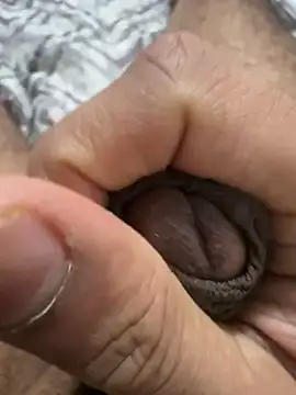 Snapshot of brownboylonghairy chatting on February 6, 12:54 am brownboylonghairy online show from February 6, 12:54 am