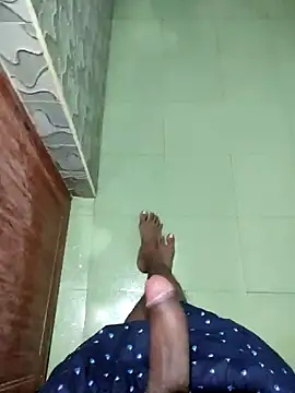 Snapshot of yo19boy chatting on January 1, 9:39 am yo19boy online show from January 1, 9:39 am