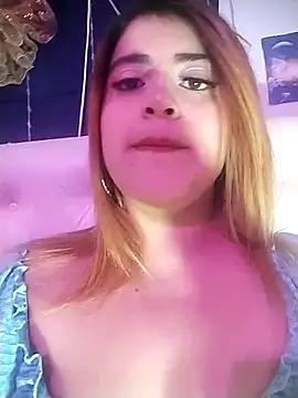 Snapshot of bella_star21 chatting on September 23, 2:36 am bella star21 online show from September 23, 2:36 am