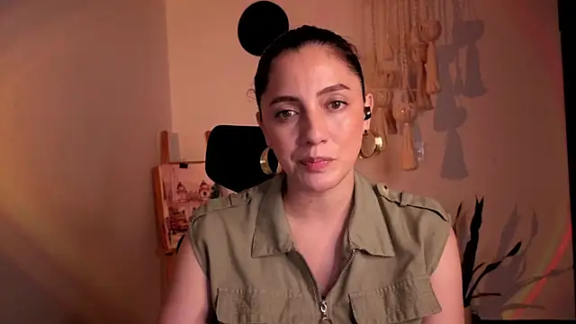 Mala Bad online show from December 18, 4:02 pm