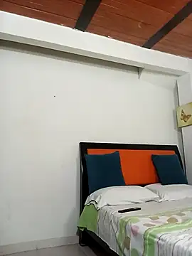 leah passion online show from October 18, 7:58 pm