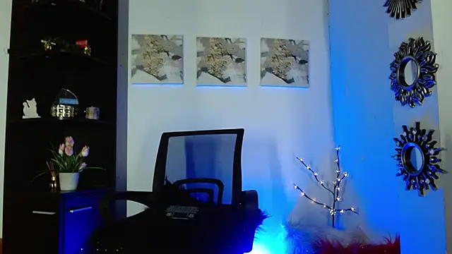 Karina Yang online show from February 16, 6:32 pm