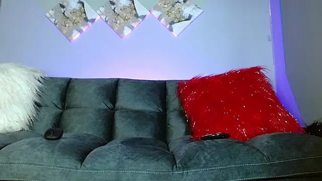 Karina Yang online show from March 17, 11:00 pm