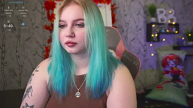 Moon Valkyrie online show from October 3, 7:49 am