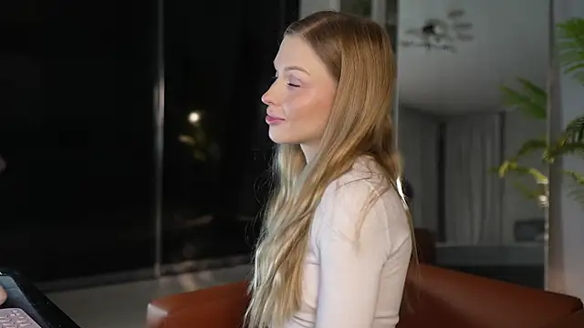 seeunexttime0 online show from February 9, 3:11 am