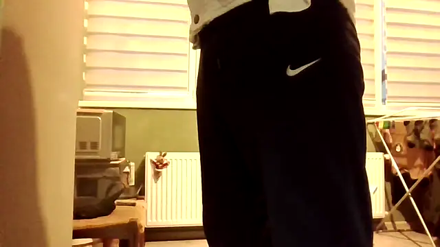 Snapshot of SexSanich chatting on October 11, 4:12 am SexSanich online show from October 11, 4:12 am