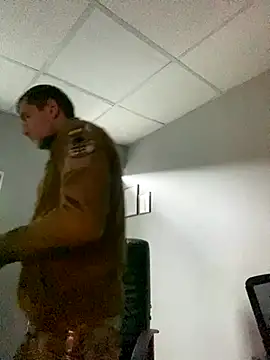 Snapshot of SexSanich chatting on October 21, 2:45 am SexSanich online show from October 21, 2:45 am