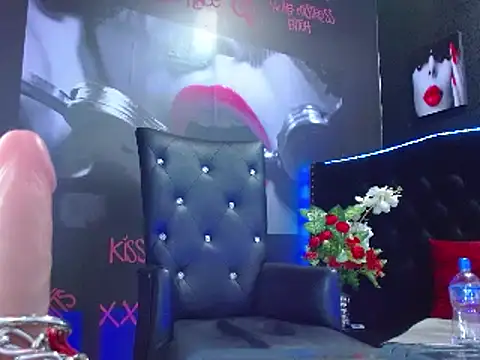 VALERY MEER online show from December 5, 5:50 pm