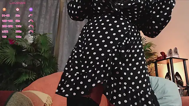 KarinaRoge online show from February 18, 7:09 pm