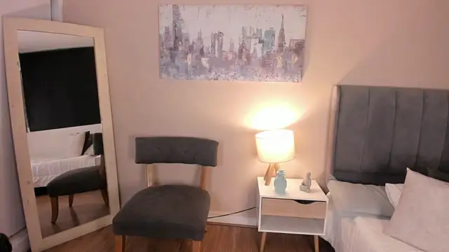 MiaFranklyn online show from December 5, 2:11 pm
