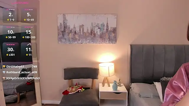 MiaFranklyn online show from December 7, 7:32 pm