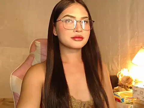 Ashely Lewis online show from October 8, 3:31 pm