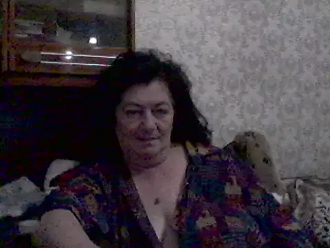 GypsiQueen2 online show from February 4, 8:38 pm
