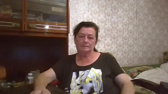 Snapshot of GypsiQueen2 chatting on September 20, 7:04 pm GypsiQueen2 online show from September 20, 7:04 pm