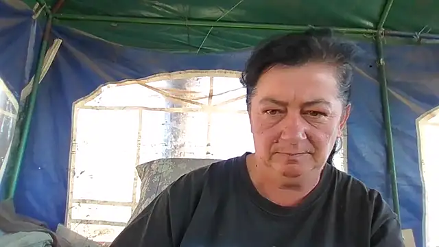 Snapshot of GypsiQueen2 chatting on September 22, 8:49 am GypsiQueen2 online show from September 22, 8:49 am