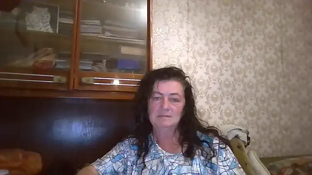 Snapshot of GypsiQueen2 chatting on September 24, 5:49 pm GypsiQueen2 online show from September 24, 5:49 pm