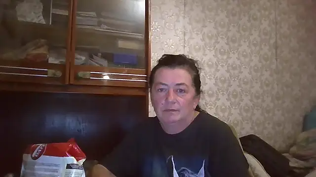 Snapshot of GypsiQueen2 chatting on September 26, 8:02 pm GypsiQueen2 online show from September 26, 8:02 pm