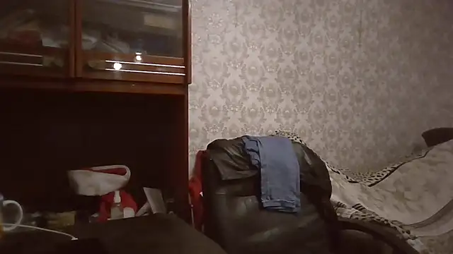 Snapshot of GypsiQueen2 chatting on October 2, 9:00 pm GypsiQueen2 online show from October 2, 9:00 pm