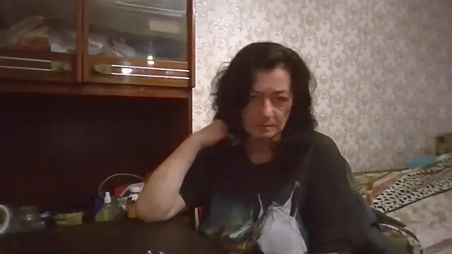 Snapshot of GypsiQueen2 chatting on October 9, 4:49 pm GypsiQueen2 online show from October 9, 4:49 pm