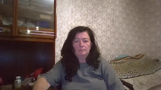 Snapshot of GypsiQueen2 chatting on October 21, 4:41 pm GypsiQueen2 online show from October 21, 4:41 pm