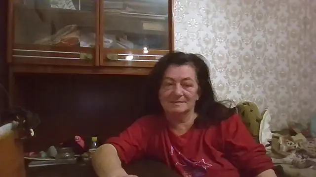 Snapshot of GypsiQueen2 chatting on October 25, 5:30 pm GypsiQueen2 online show from October 25, 5:30 pm