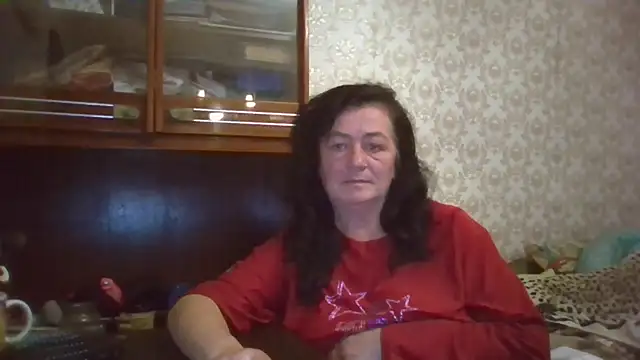 Snapshot of GypsiQueen2 chatting on October 27, 4:22 pm GypsiQueen2 online show from October 27, 4:22 pm