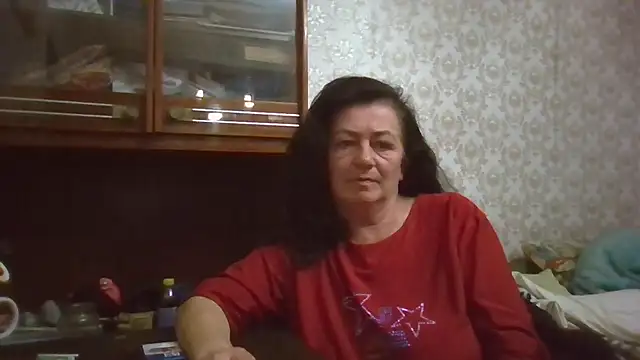 Snapshot of GypsiQueen2 chatting on October 28, 3:58 pm GypsiQueen2 online show from October 28, 3:58 pm