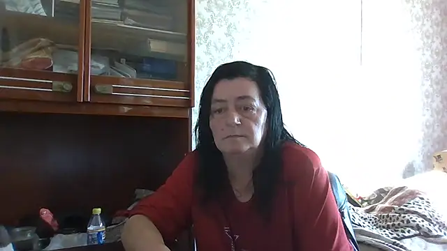 Snapshot of GypsiQueen2 chatting on October 31, 11:55 am GypsiQueen2 online show from October 31, 11:55 am