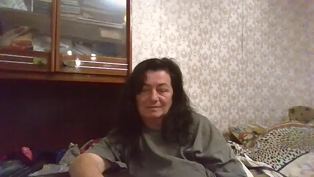 Snapshot of GypsiQueen2 chatting on November 1, 3:14 pm GypsiQueen2 online show from November 1, 3:14 pm