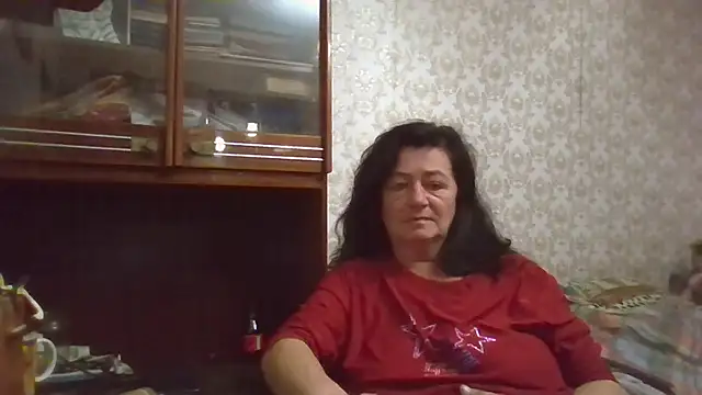 Snapshot of GypsiQueen2 chatting on November 8, 5:01 pm GypsiQueen2 online show from November 8, 5:01 pm