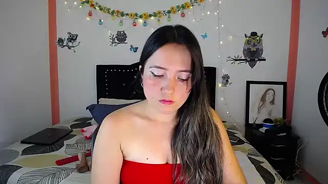 naughty girl 4u online show from December 3, 7:00 pm