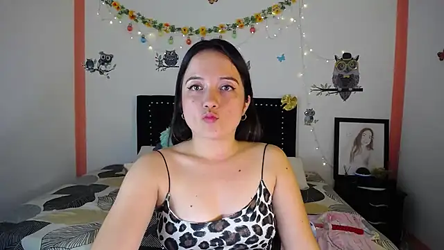 naughty girl 4u online show from December 7, 7:43 pm