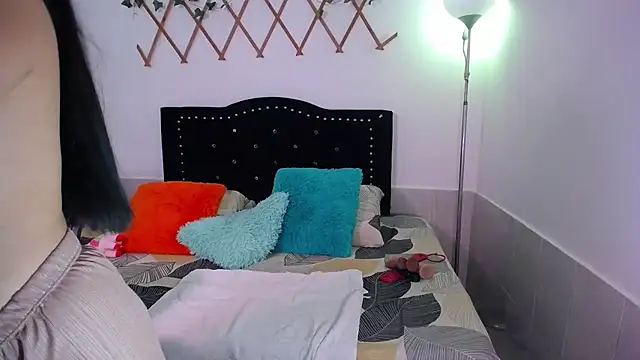 naughty girl 4u online show from November 24, 4:18 pm