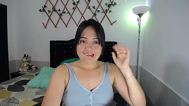 naughty girl 4u online show from February 21, 9:27 pm