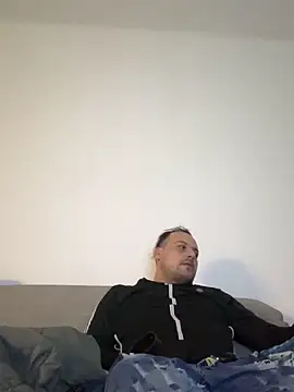 Snapshot of Lovemilf6969@xh chatting on November 13, 1:04 am Lovemilf6969xh online show from November 13, 1:04 am