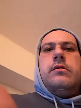 Snapshot of Lovemilf6969@xh chatting on March 10, 5:12 am Lovemilf6969xh online show from March 10, 5:12 am