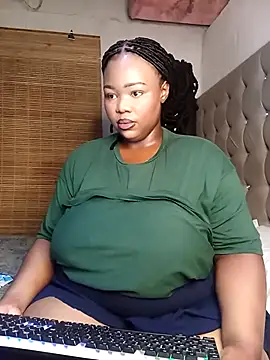 Snapshot of Aaaliyah445 chatting on October 28, 1:31 am Aaaliyah445 online show from October 28, 1:31 am