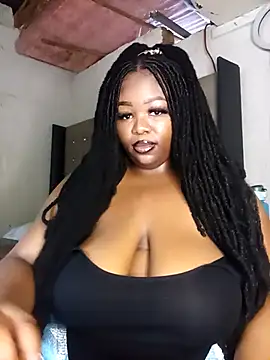 Snapshot of Aaaliyah445 chatting on November 14, 4:33 am Aaaliyah445 online show from November 14, 4:33 am