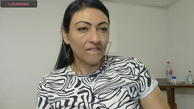 ErikaRika online show from January 14, 5:30 am