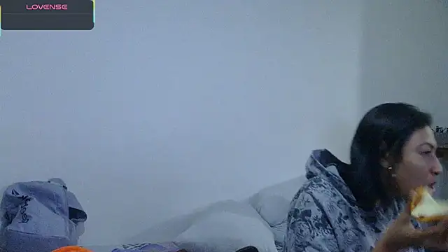 ErikaRika online show from March 4, 6:26 am