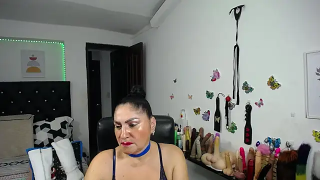 Snapshot of mature_bigboobs10 chatting on September 27, 5:45 am mature bigboobs10 online show from September 27, 5:45 am