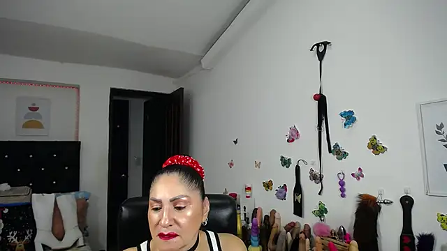 Snapshot of mature_bigboobs10 chatting on October 26, 4:18 am mature bigboobs10 online show from October 26, 4:18 am