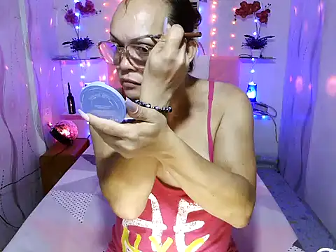 Snapshot of UrAsianPrincessDanie chatting on December 12, 7:52 am UrAsianPrincessDanie online show from December 12, 7:52 am