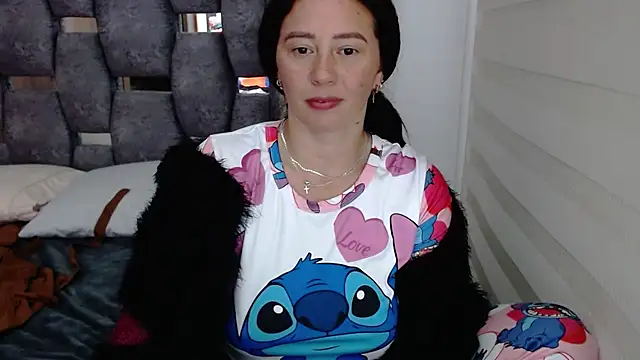 sara hott 1 online show from December 4, 2:59 pm