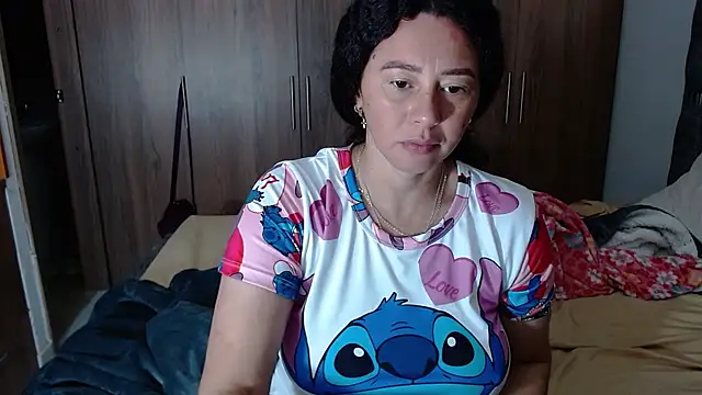 sara hott 1 online show from December 5, 2:00 pm