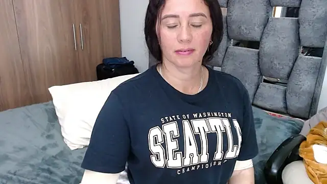 sara hott 1 online show from December 16, 11:18 pm