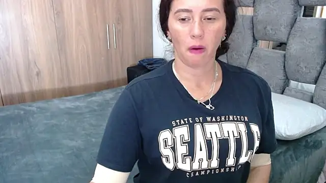sara hott 1 online show from December 17, 7:59 pm